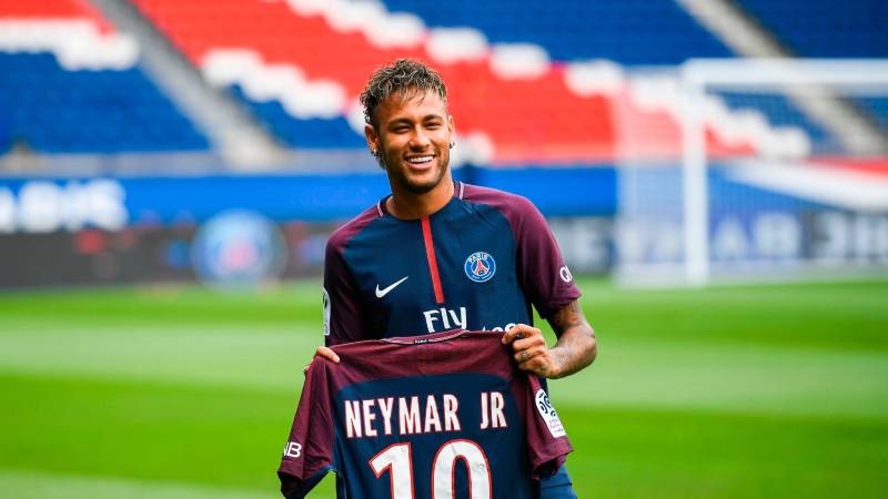 Neymar – bản hợp đồng đắt giá nhất hành tinh